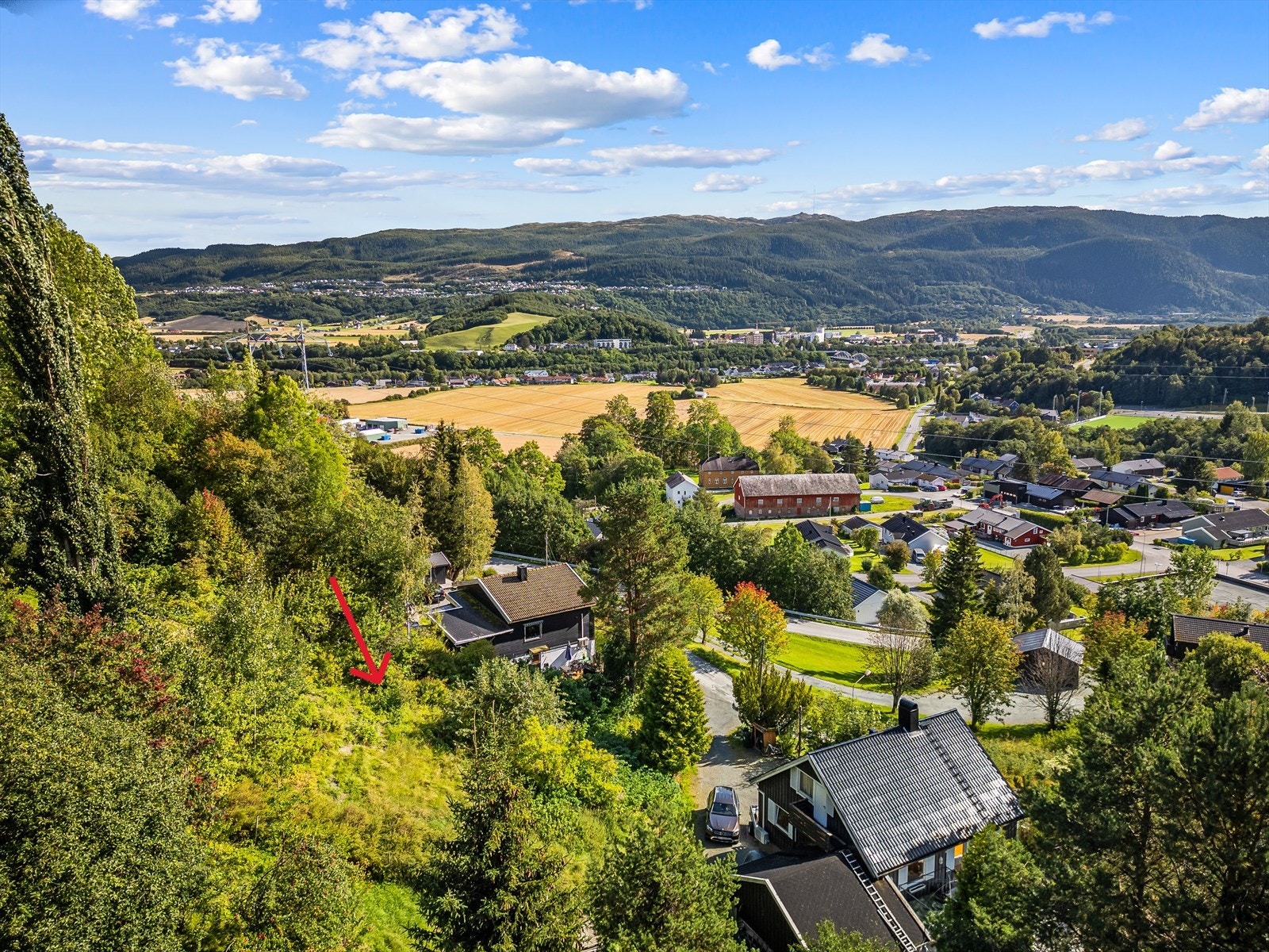Velkommen til denne flotte, sentrumsnære eneboligtomten på Hammonds veg! Galleribilde