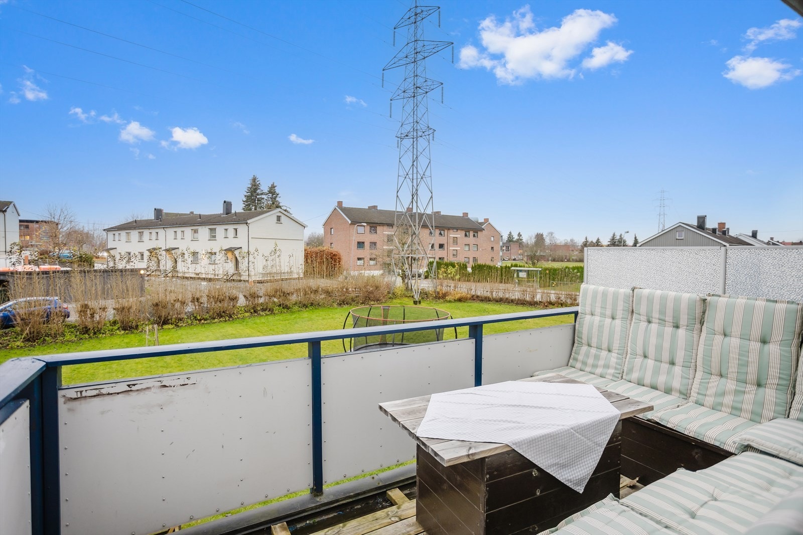 Solrik balkong Galleribilde