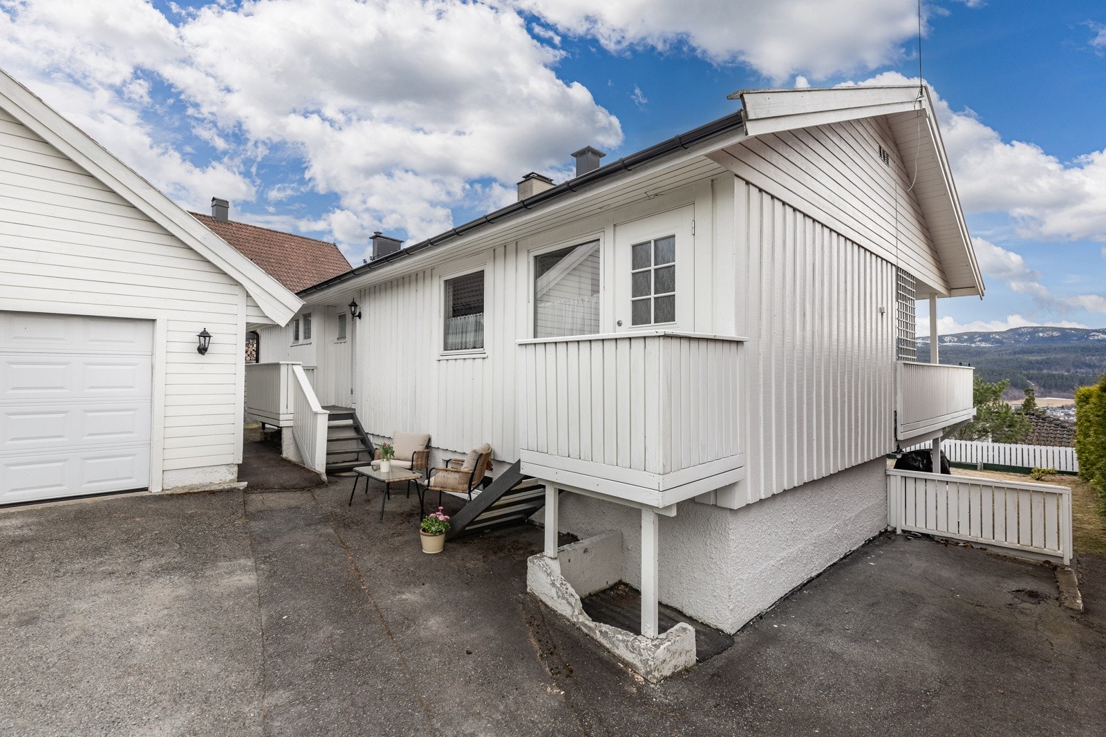 Det er også flere biloppstillingsplasser. Galleribilde