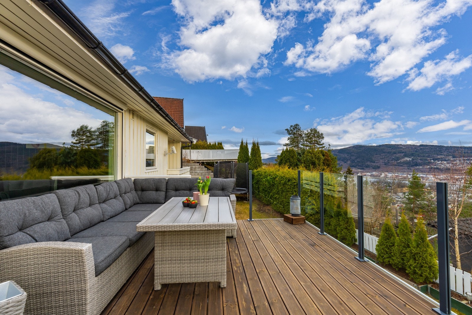 Her har man solen store deler av dagen Galleribilde