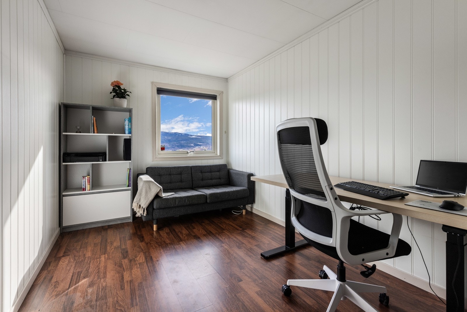 Det er romslige soverom med god plass. Galleribilde