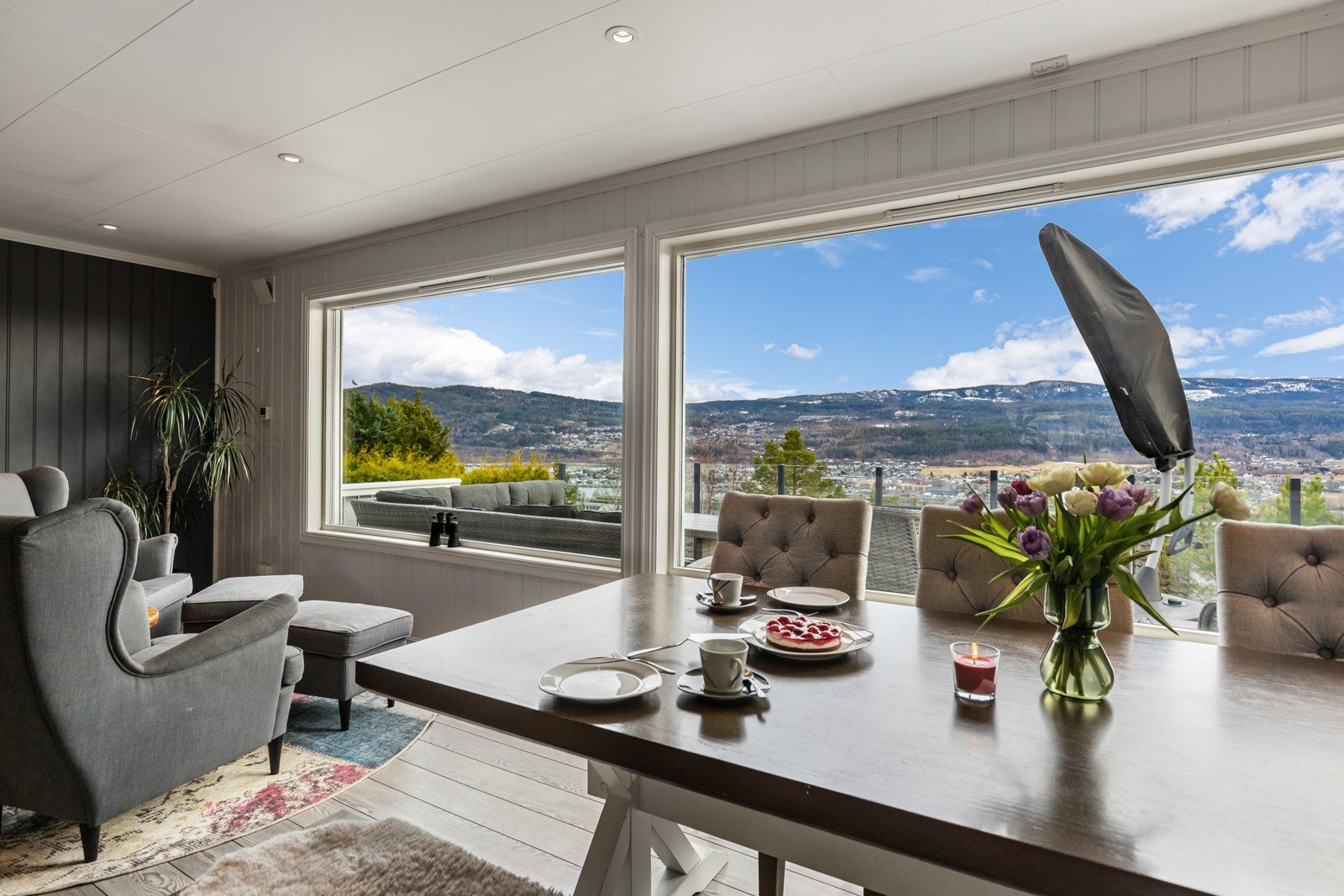 Sommerstid er det deilig å trekke ut for både avslapning og middager i varmen. Galleribilde