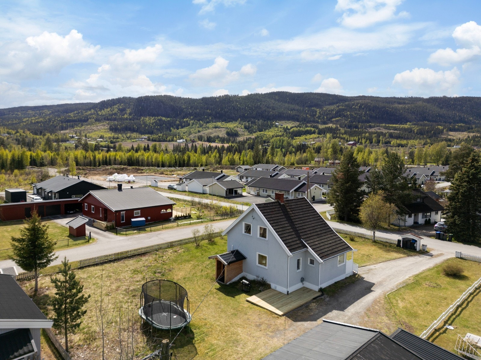 Grygata 7 er en trivelig eiendom med fin og barnevennlig beliggenhet på Torstufeltet! Galleribilde