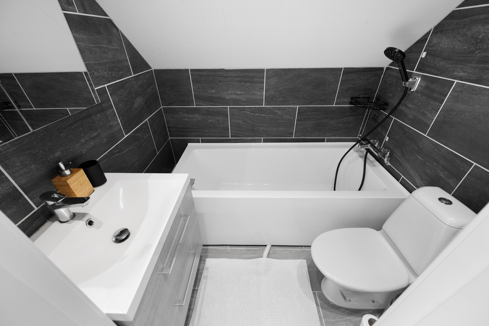 Bad med badekar i 2.etasje Galleribilde