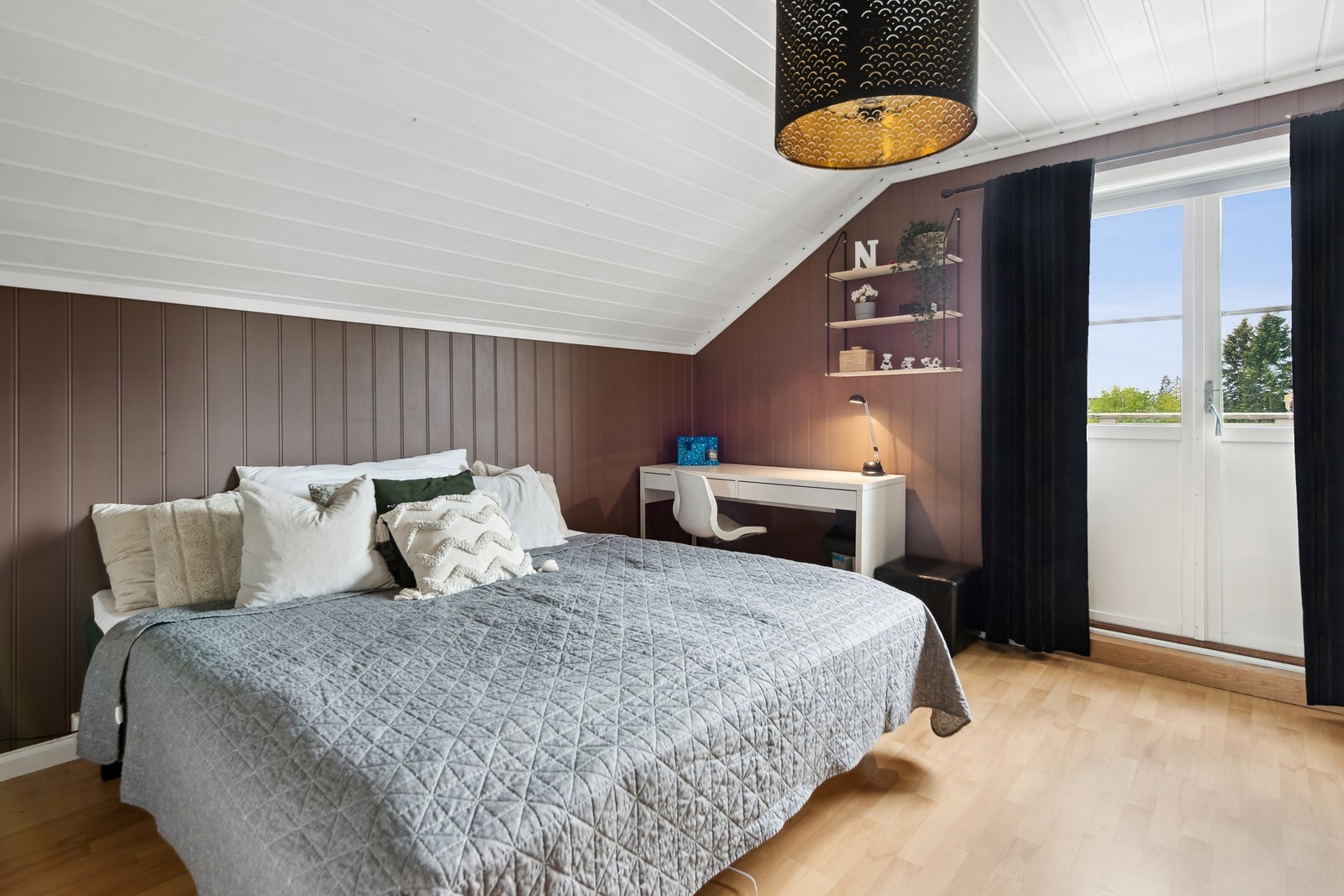 Soverom 1 med utgang til balkong Galleribilde