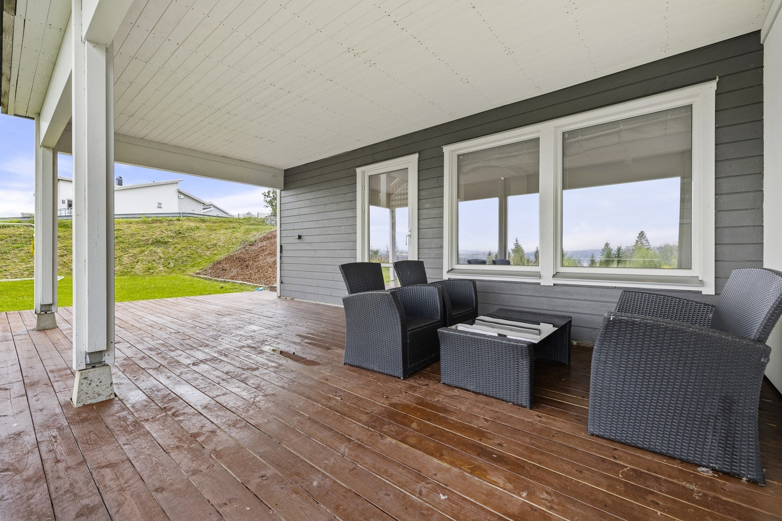 Overbygget terrasse på 45 m². Galleribilde