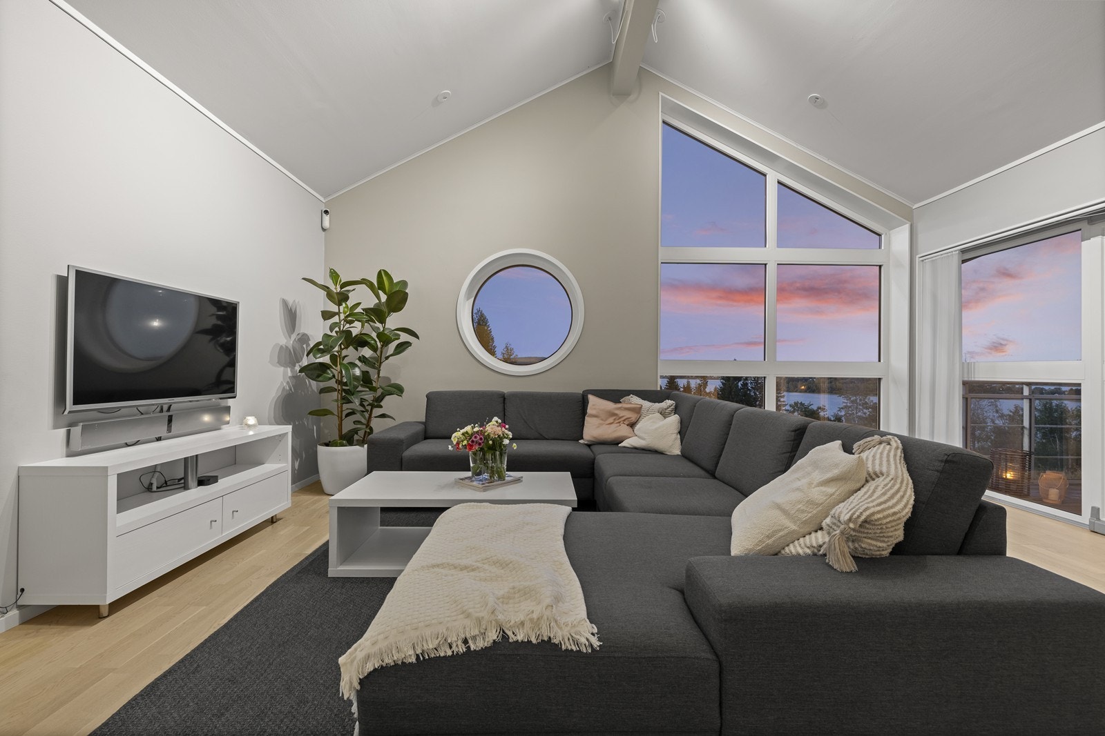 Kveldsstemning. Galleribilde