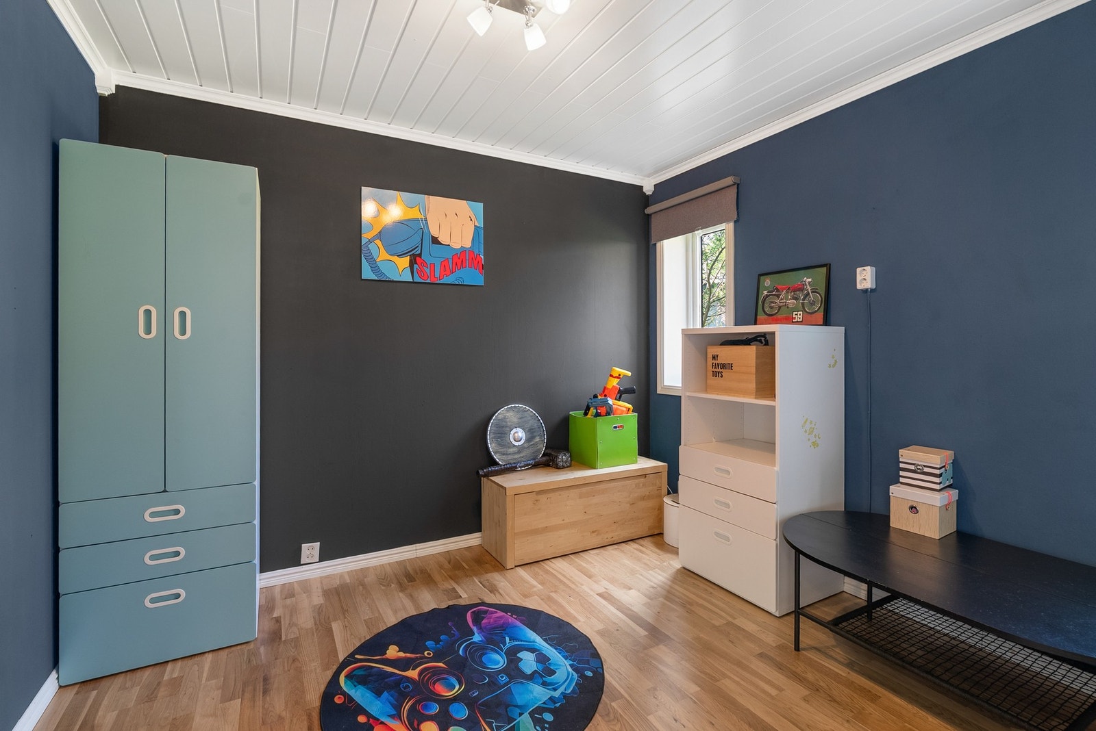 Romslig soverom i 2.etasje. Galleribilde