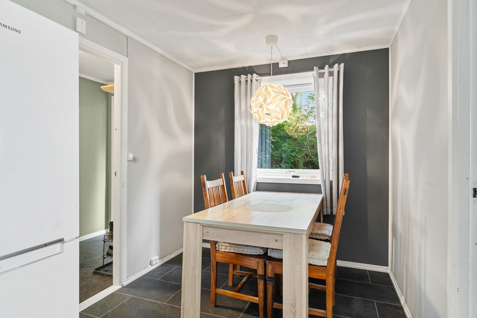 Egen spisestuedel i leiligheten. Galleribilde