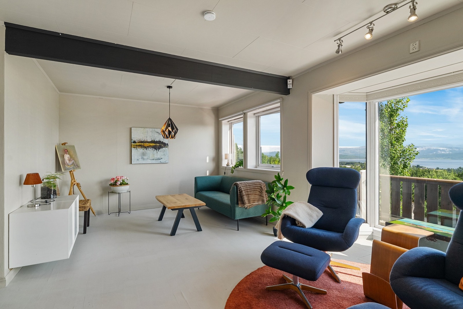 Boligen er gjennomgående malt i lyse og behagelige fargevalg. Galleribilde