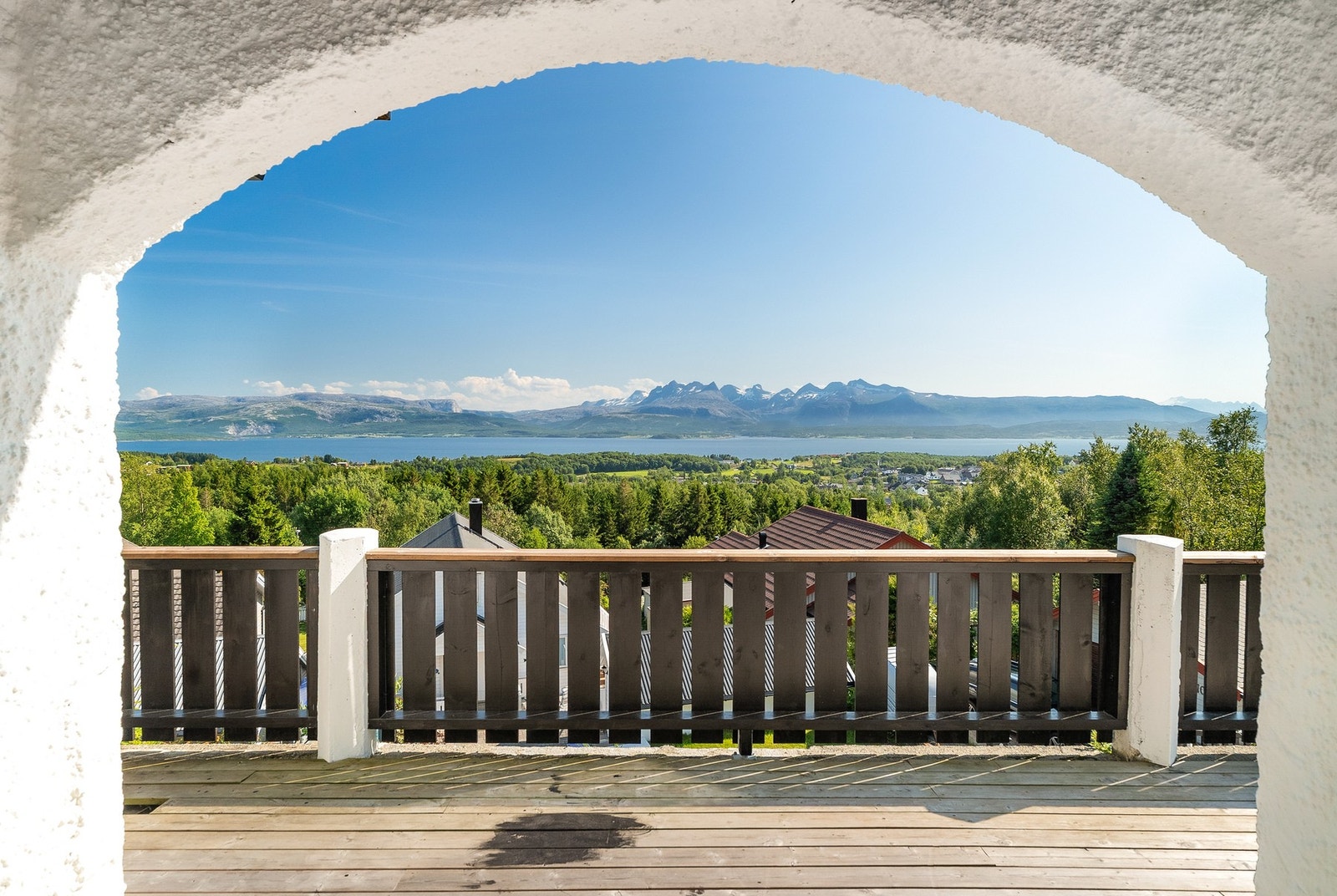 Her har man panoramautsikt over Saltenfjorden, Børvasstindene mm. Galleribilde