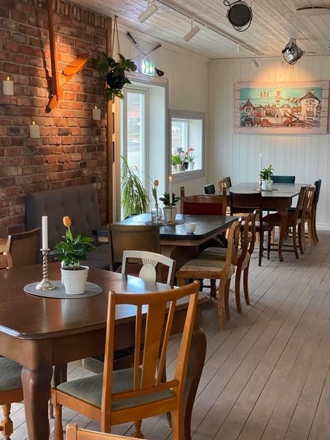 Losen Cafe ved Støtvig har et populært sommerprogram hvert år (Privat foto Gjengitt med tillatelse fra eier) Galleribilde