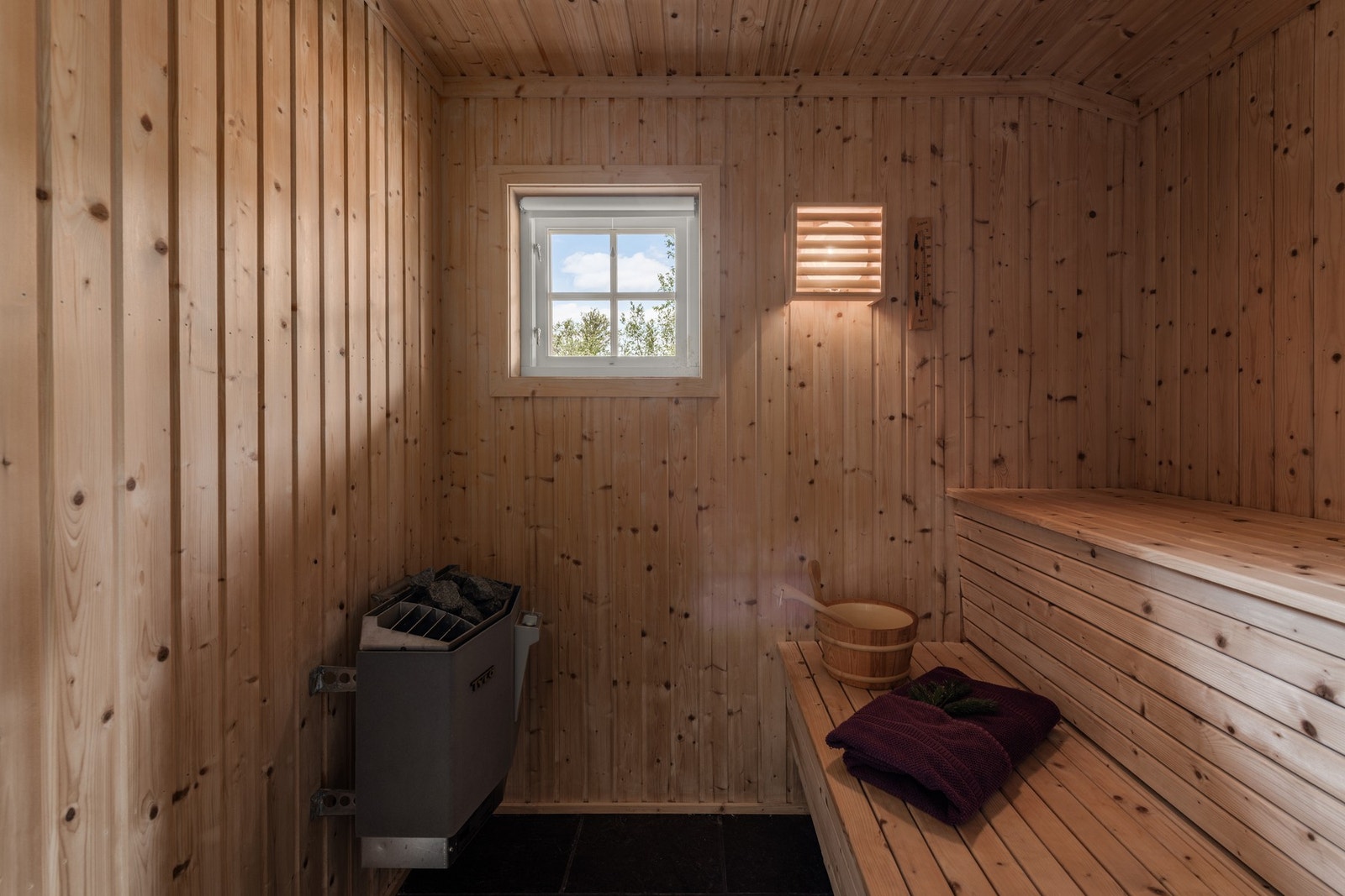 Finnes det noe bedre enn en tur i badstuen etter en dag ute på eventyr? Galleribilde