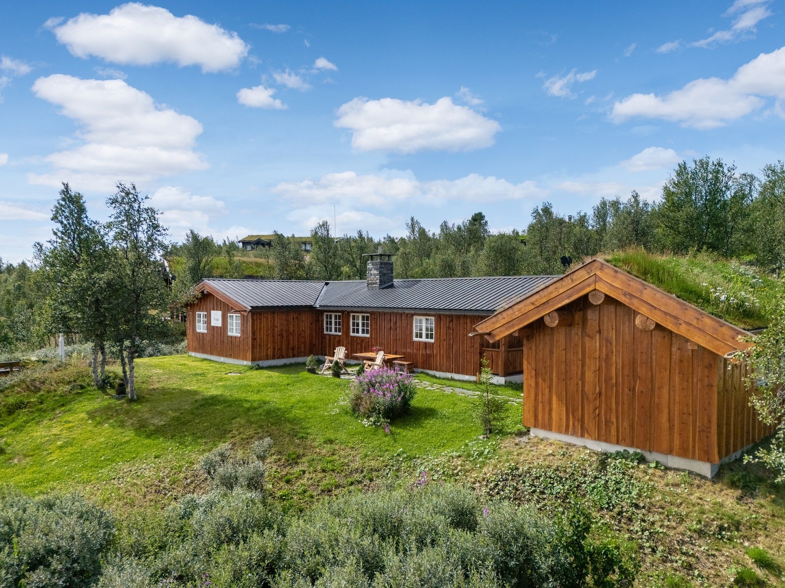 Høyt over hverdagen finner du denne fjellperlen Galleribilde
