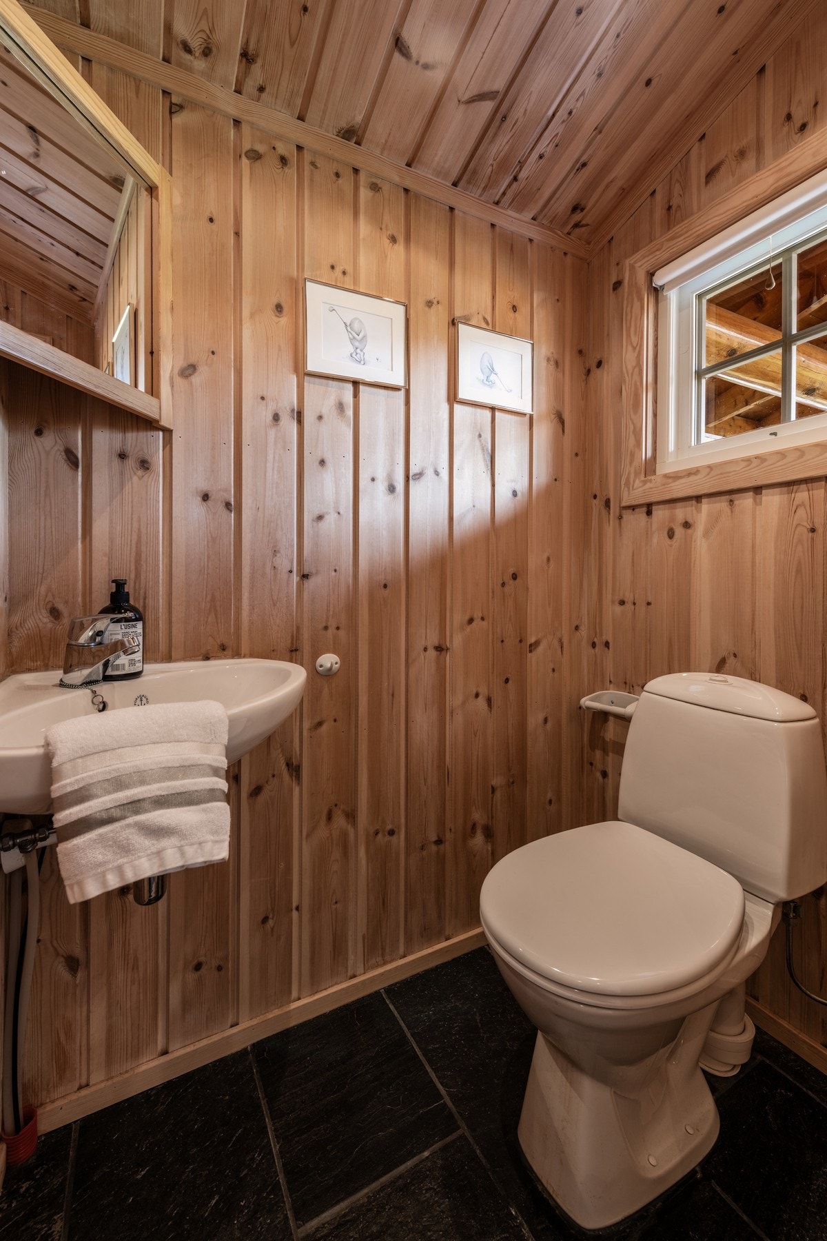 Toalettrom Galleribilde