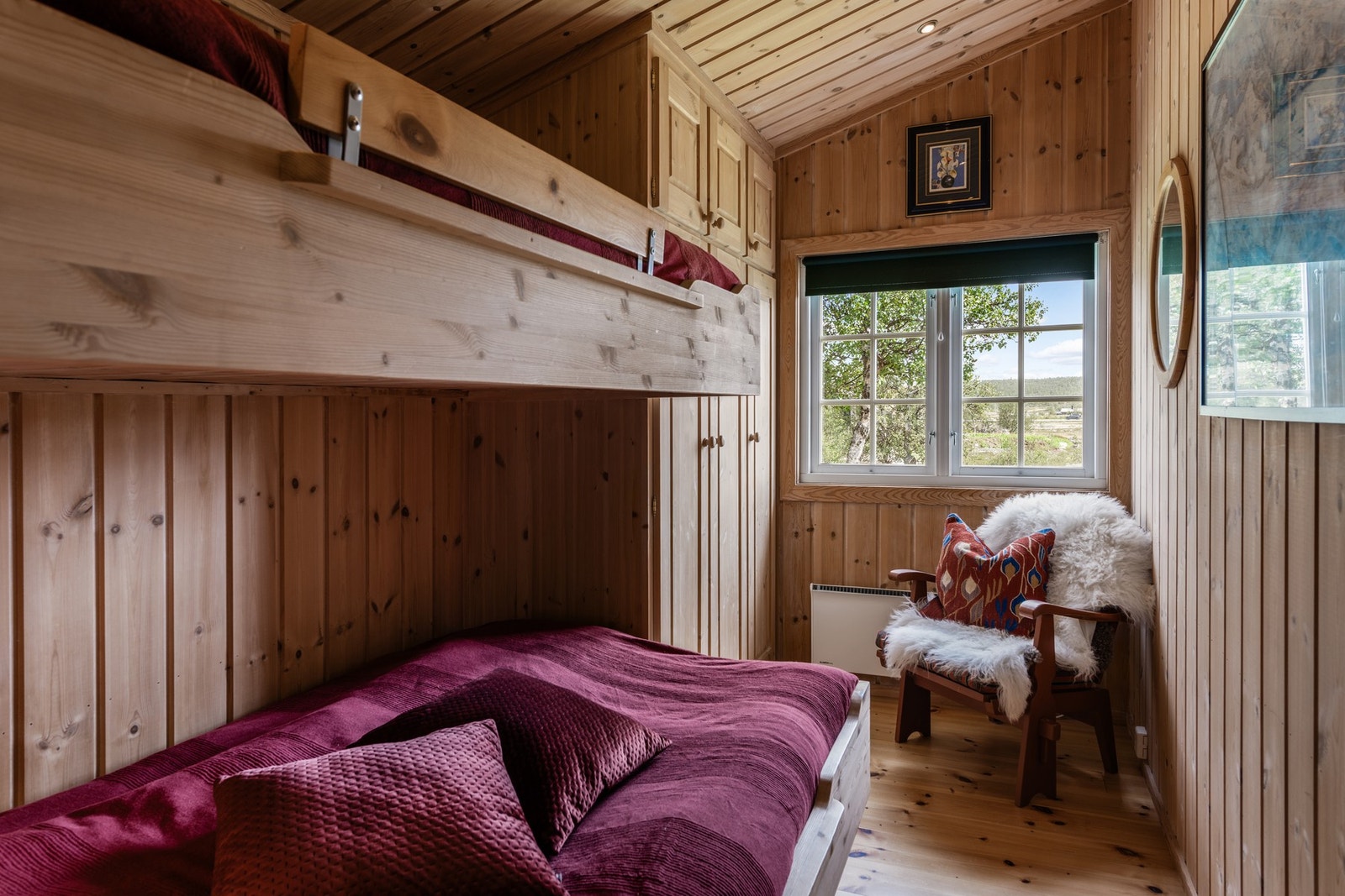 Soverom med køyeseng og utsikt Galleribilde