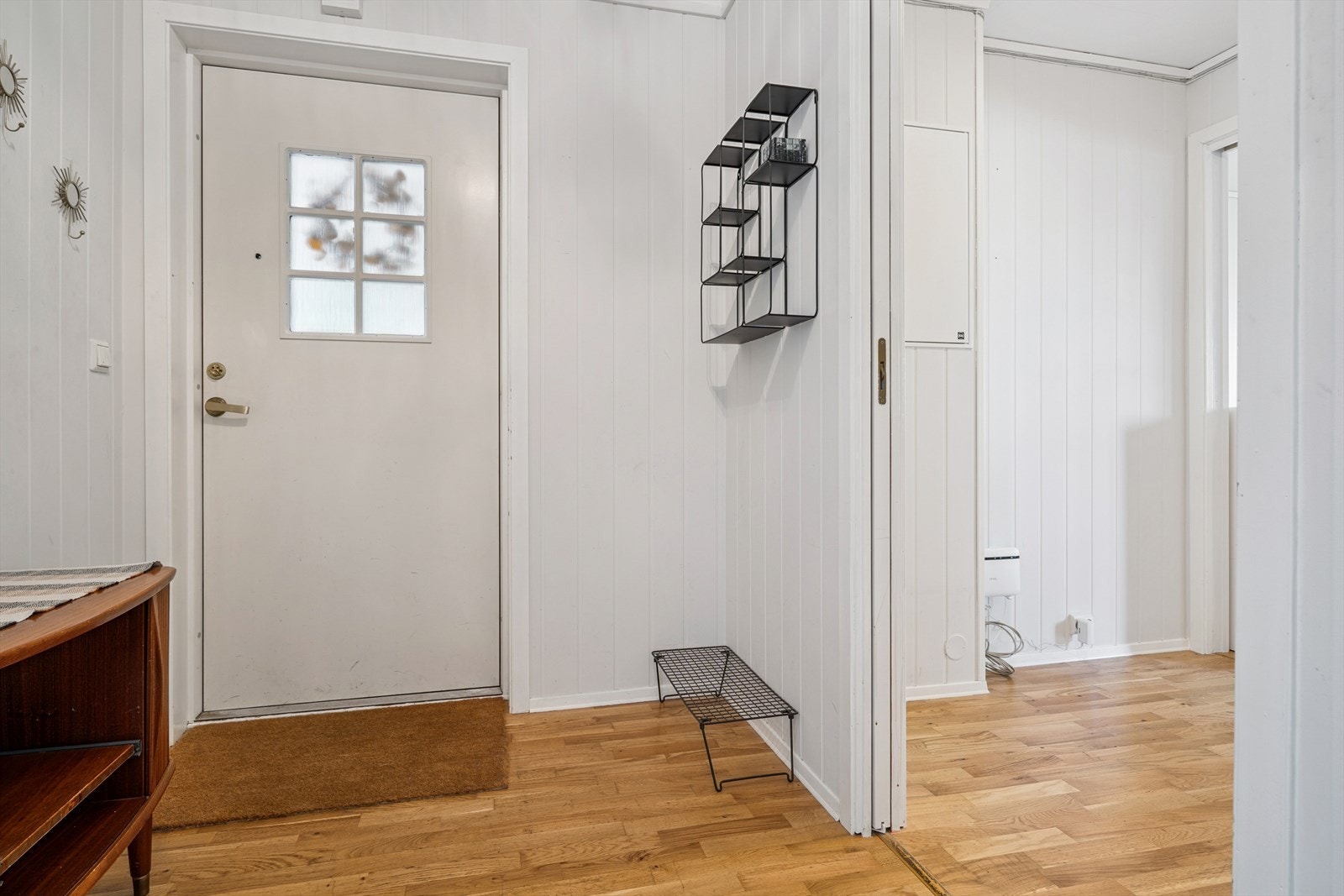 Inngangsparti med god plass til oppbevaring av yttertøy. Galleribilde