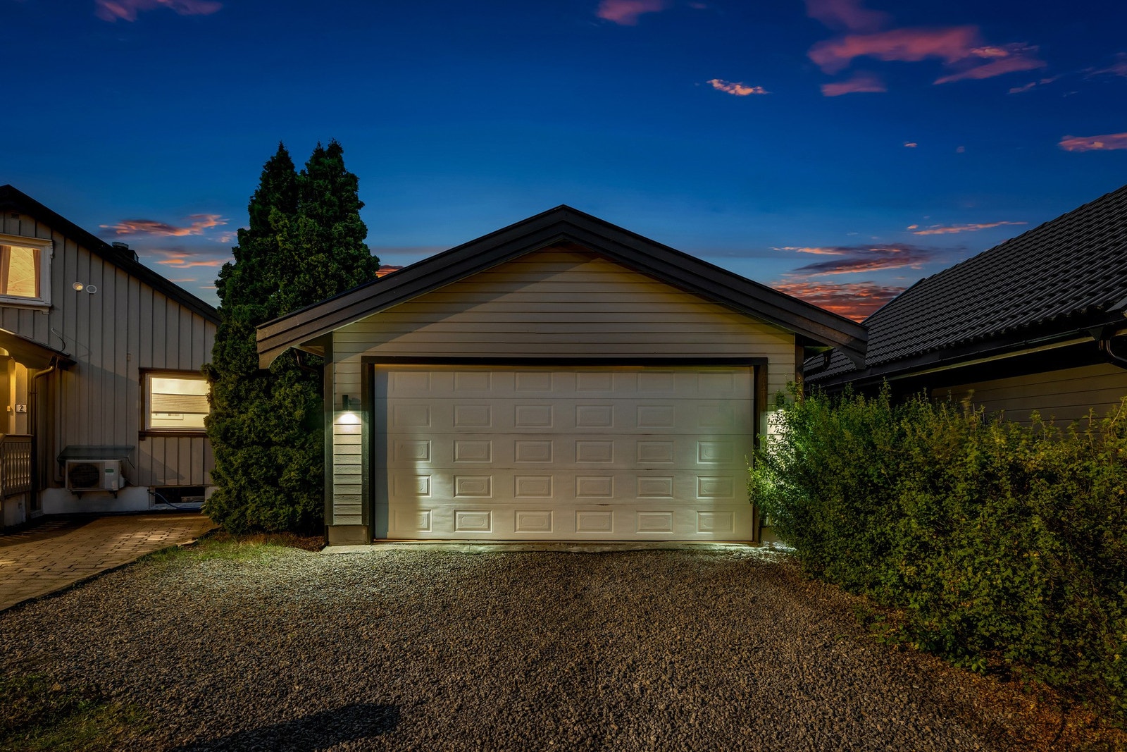 Garasjen er oppført i 2010 Galleribilde