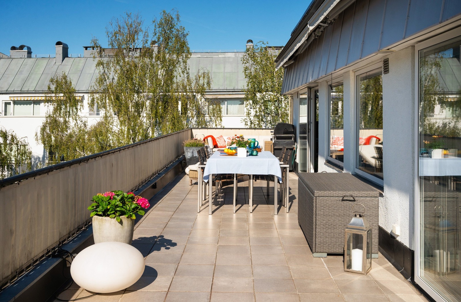 En takterrasse i særklasse - 50 m² med sol og utsikt. Galleribilde