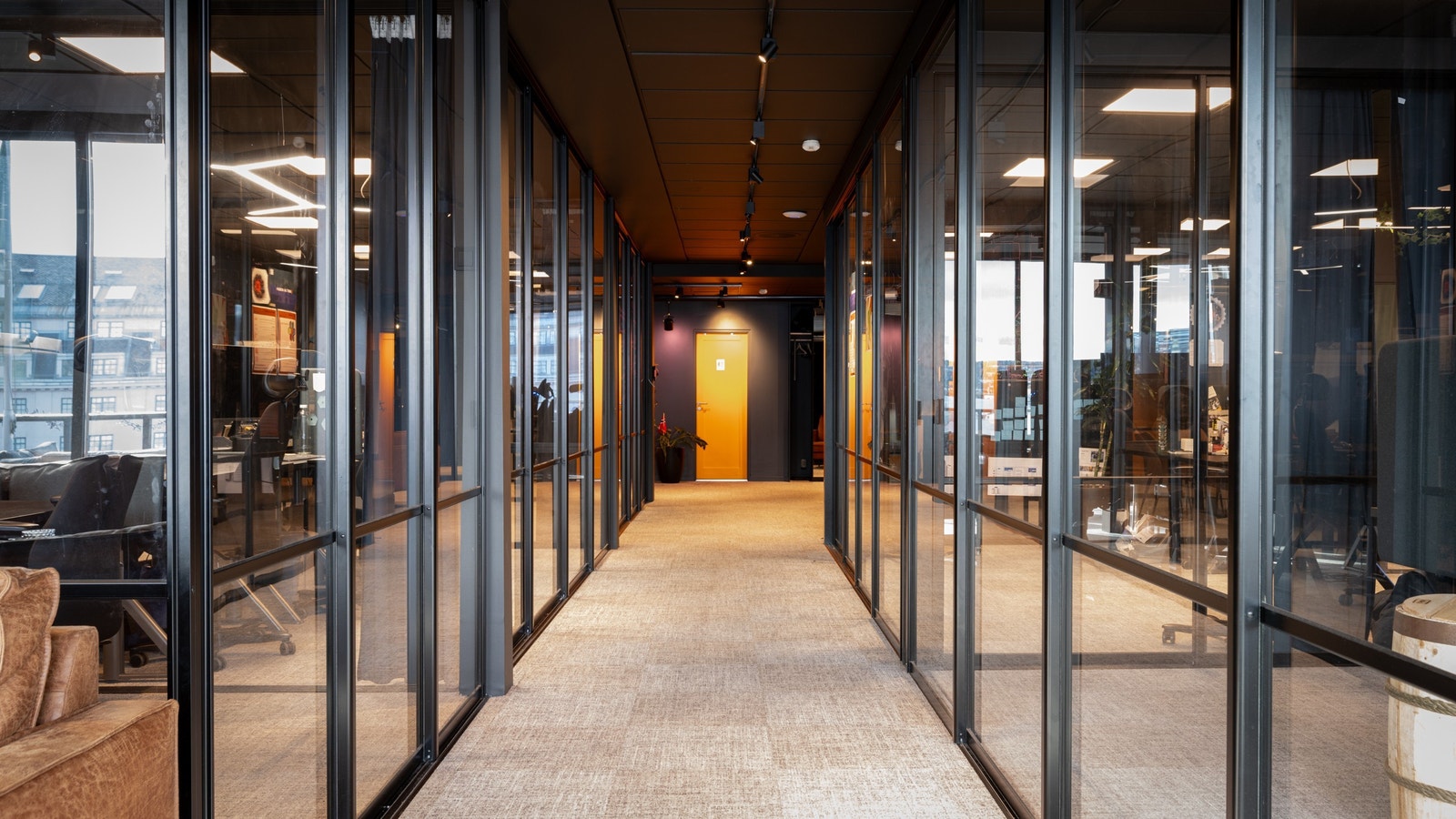 Lokalene har god fleksibilitet med skyvdører i hele lokalet Galleribilde