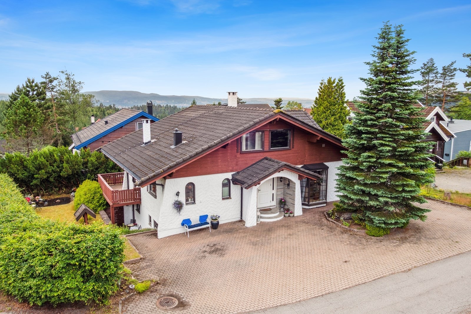 DNB Eiendom ved Dag Kristoffer Helmen har gleden av å presentere Tjernslia 26! Galleribilde