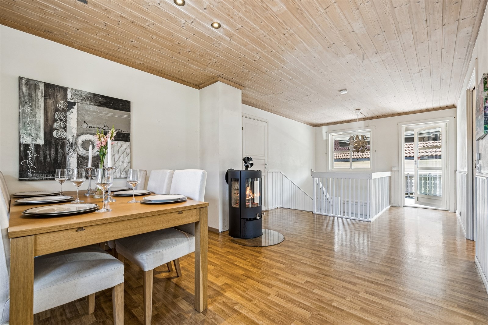 Leiligheten har en gjennomgående god standard og er godt vedlikeholdt. Galleribilde