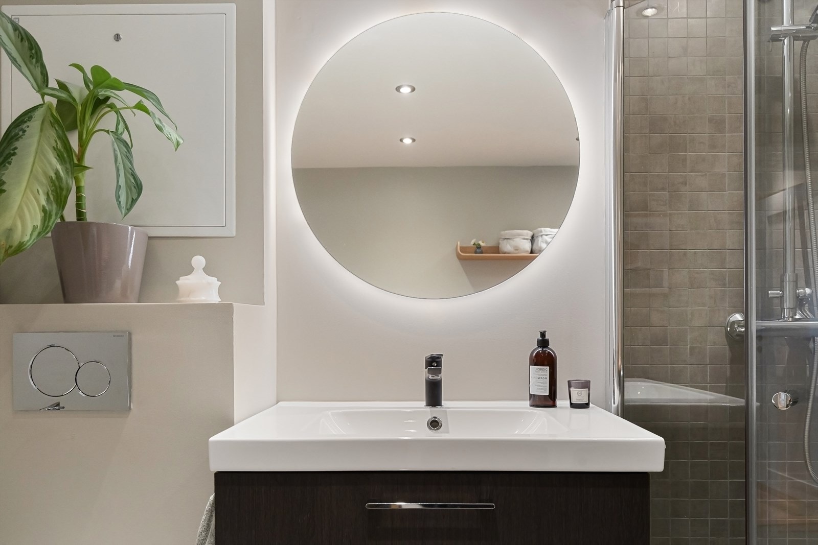 Nye speilinnsatser på begge bad i 2023. Galleribilde