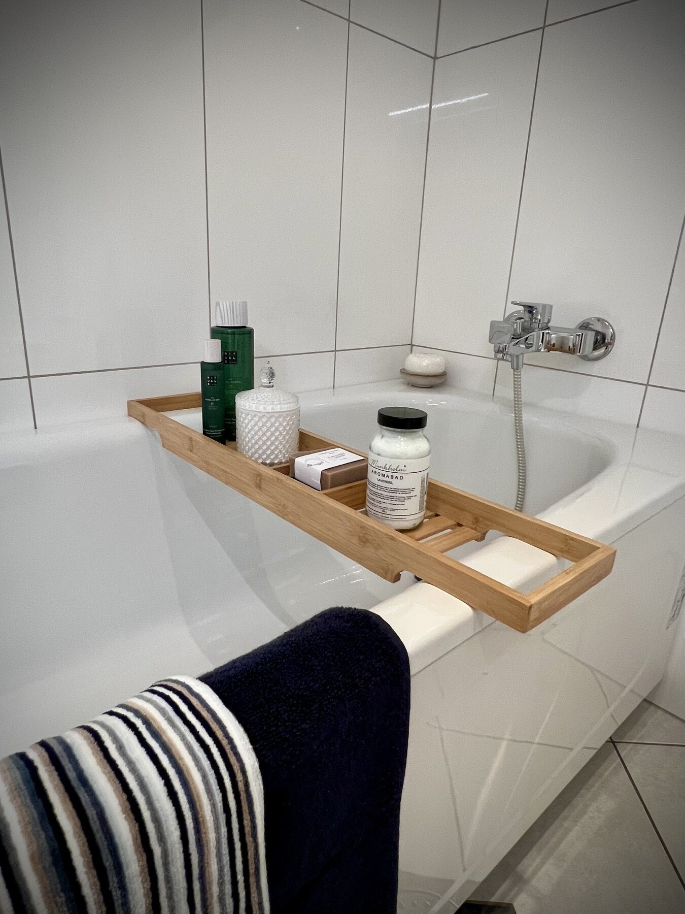 Selgers egne bilder - Stemningsbilde fra bad i 2. etg. Galleribilde