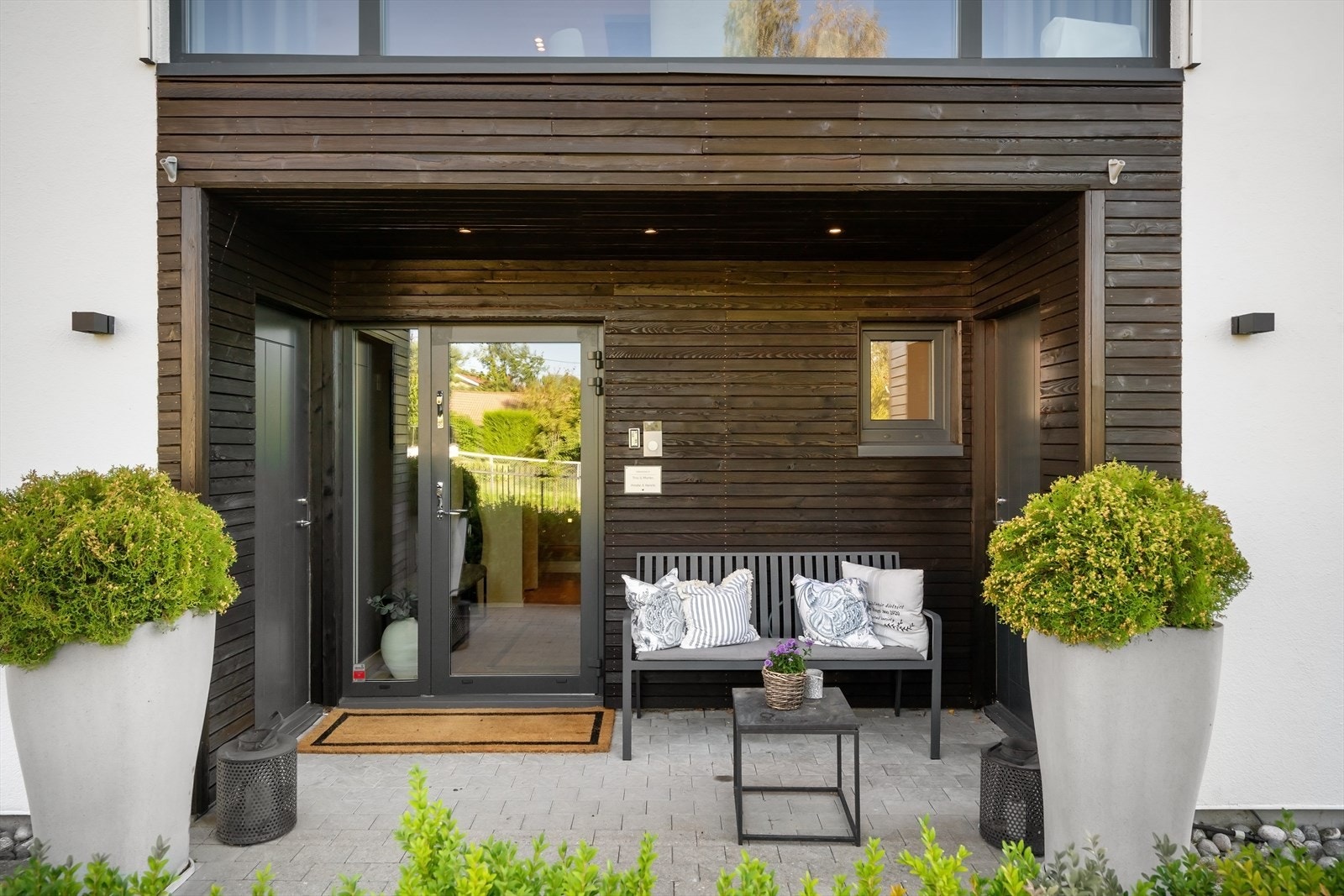 Husets inngang er meget hyggelig Galleribilde