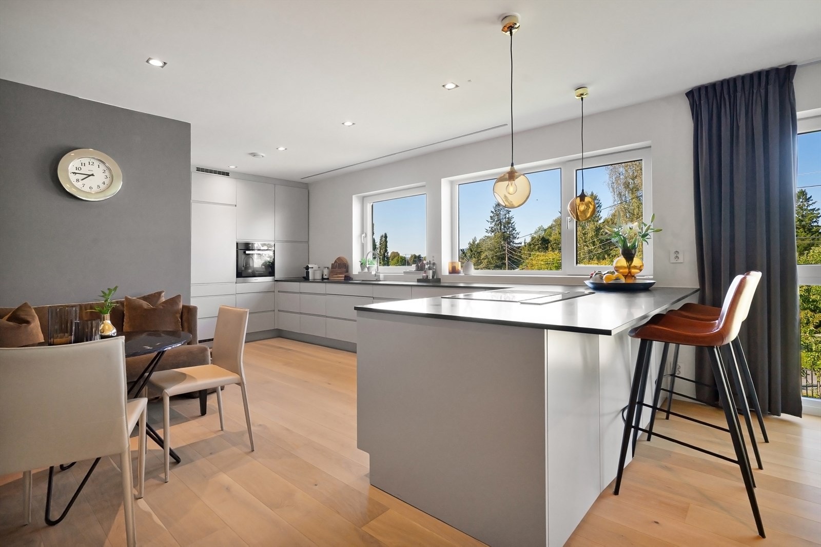 Utvendige elektriske screens på de fleste vinduene Galleribilde