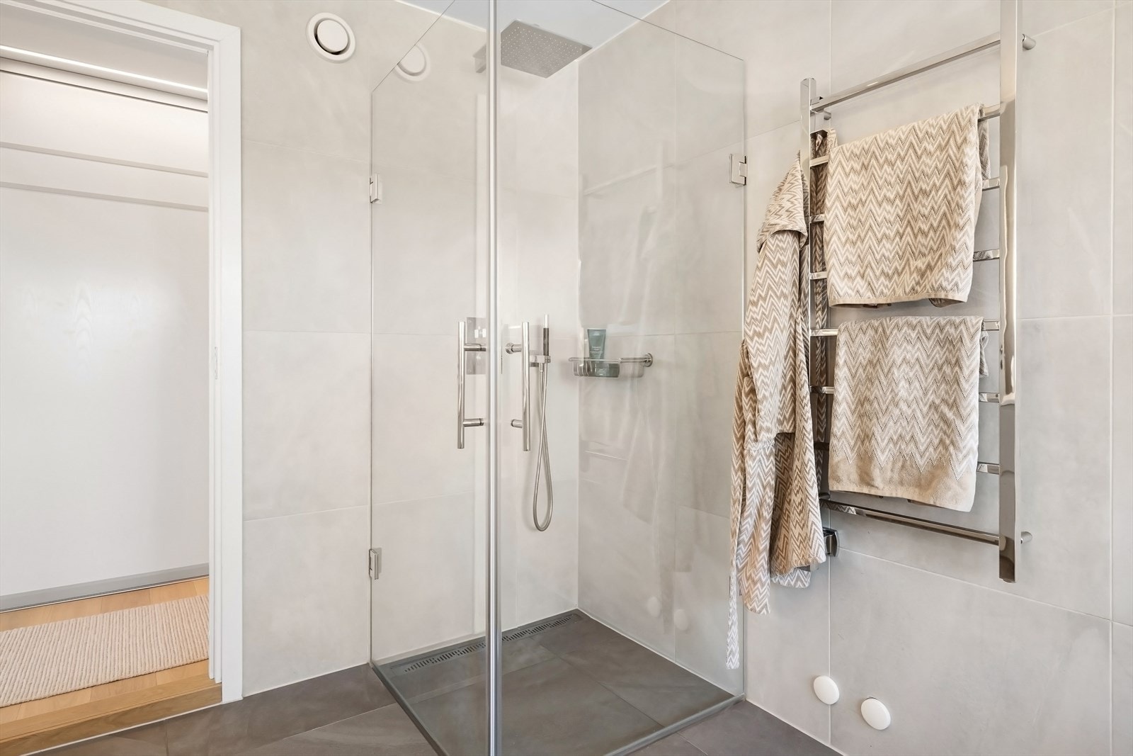 Elektrisk håndkletørker Galleribilde