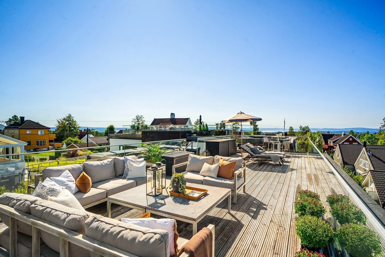 Spektakulær takterrasse på ca. 65 m² Galleribilde