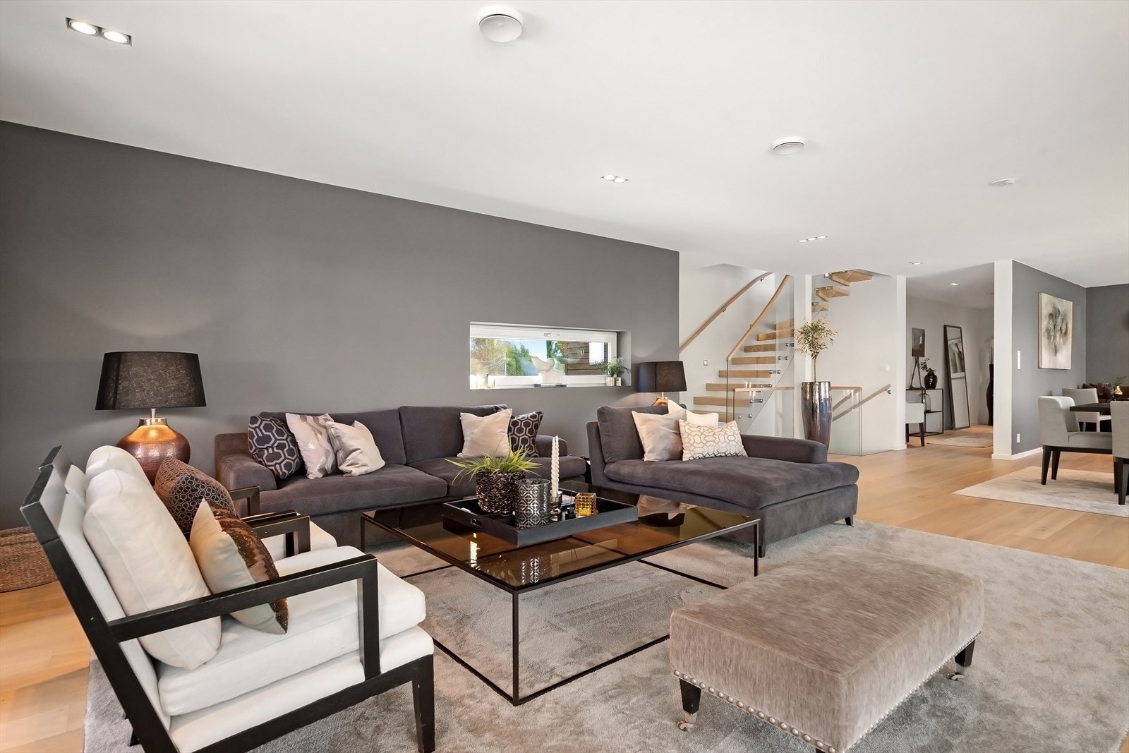 Intallert bergvarmeanlegg med integrert varmtvannsbereder. Vannbåren gulvvarme i alle oppholdsrom Galleribilde