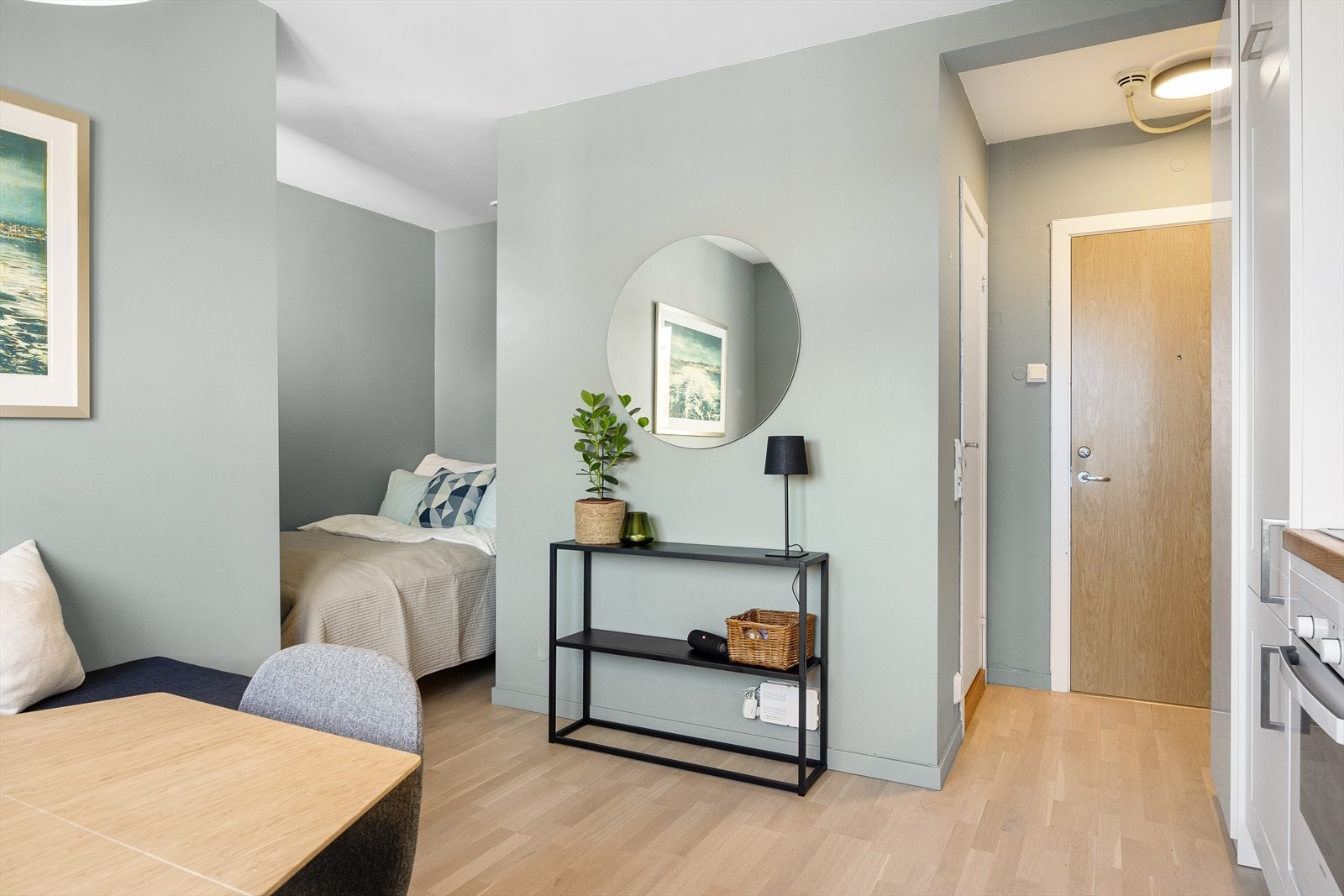 Den gode takhøyden gir en særdeles lys og luftig atmosfære. Galleribilde