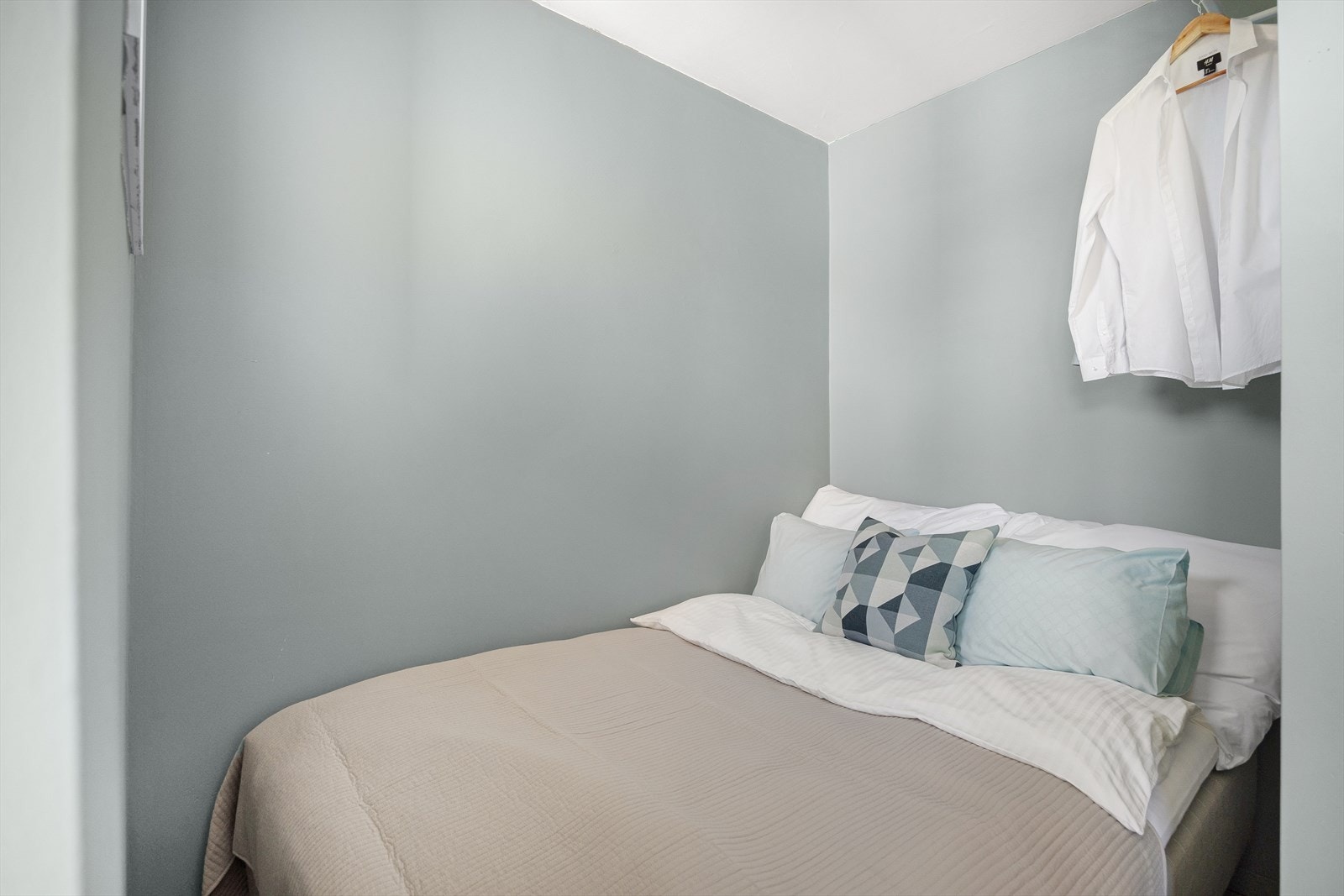 Her er det god plass for en dobbeltseng. Galleribilde