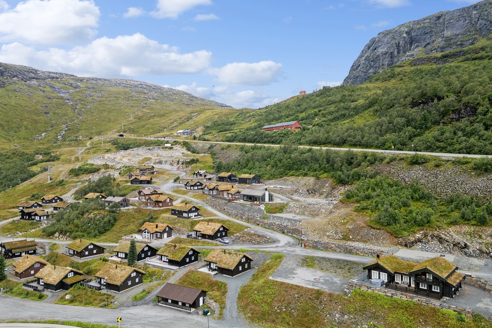 Fritidsboligtomt beliggende i et eksklusivt hyttefelt i hjertet av Håradalen, kun et snøballkast fra Røldal Skisenter. Galleribilde