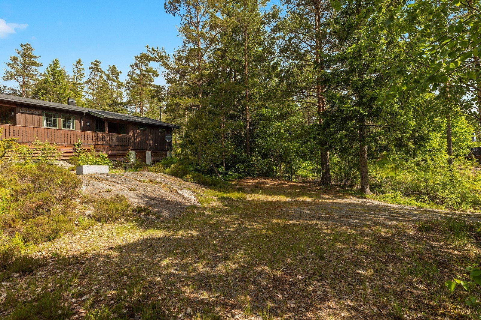 Parkering ved hytta. Galleribilde