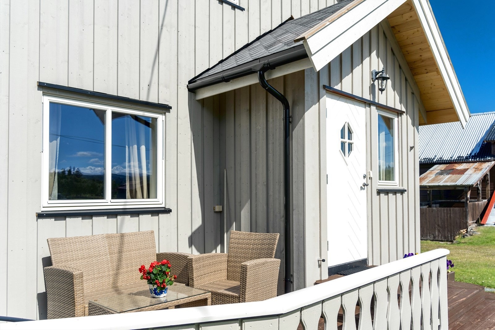 Inngangsparti bolighus. Galleribilde