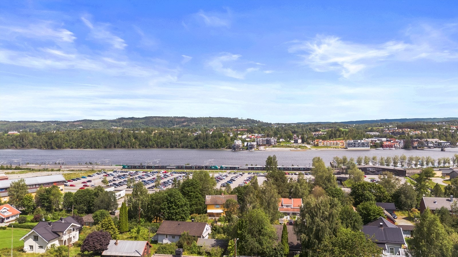 Her får du en unik kombinasjon av et trygt bomiljø og nærhet til både natur og byliv. Galleribilde