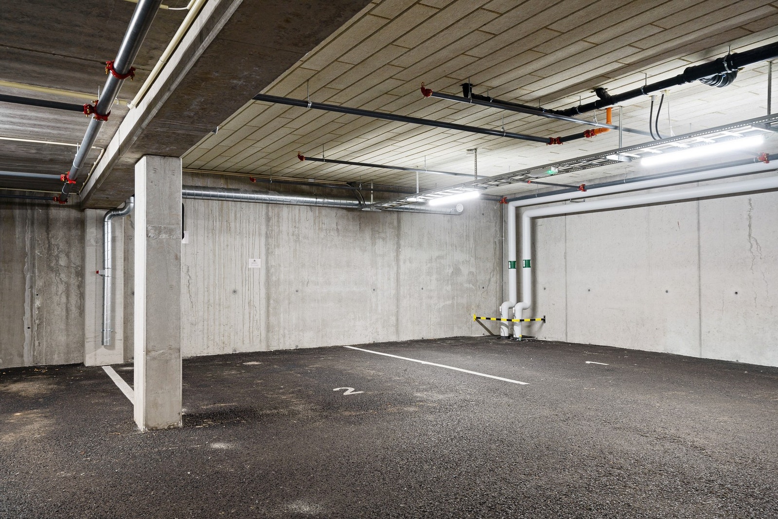 Den medfølger 1 fast parkeringsplass. Ekstra oppbevaringsbod i parkeringskjeller Galleribilde