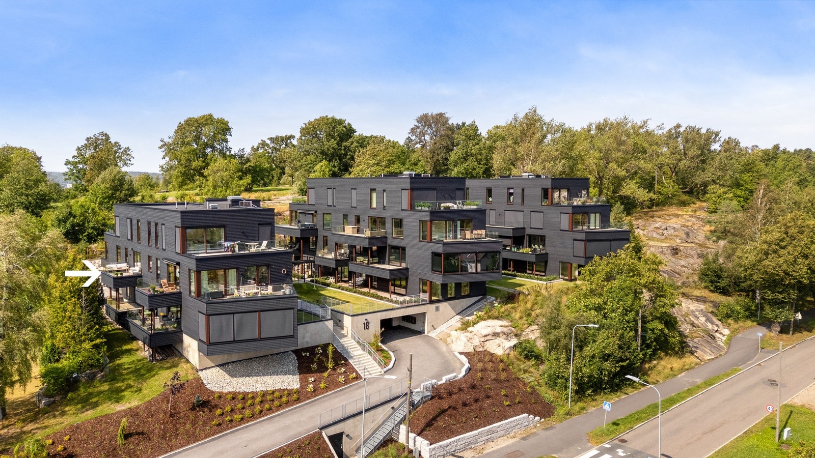 Garasjekjeller skult i terrenget Galleribilde