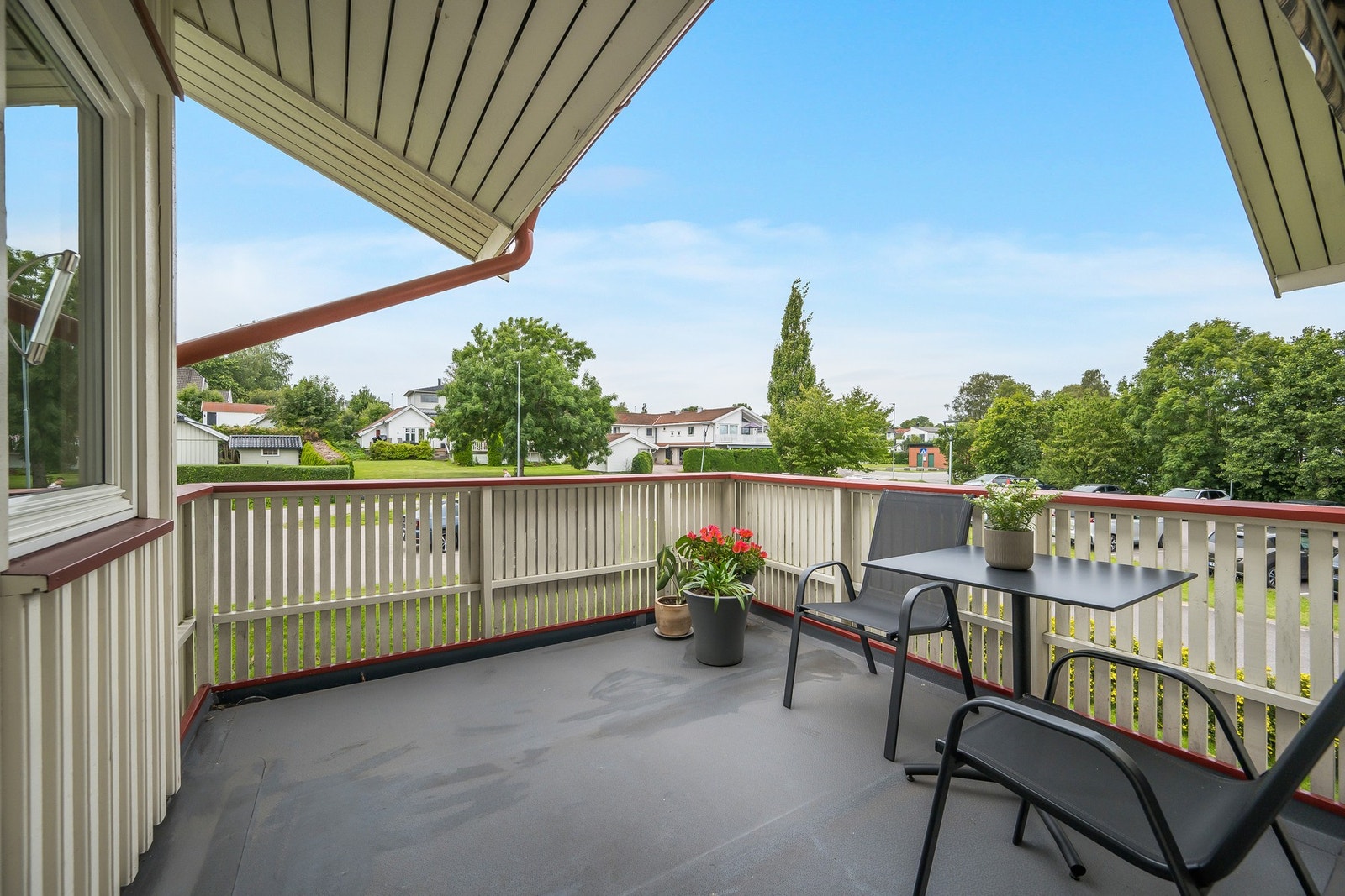 Endeleilighet med solrik og usjenert terrasse Galleribilde