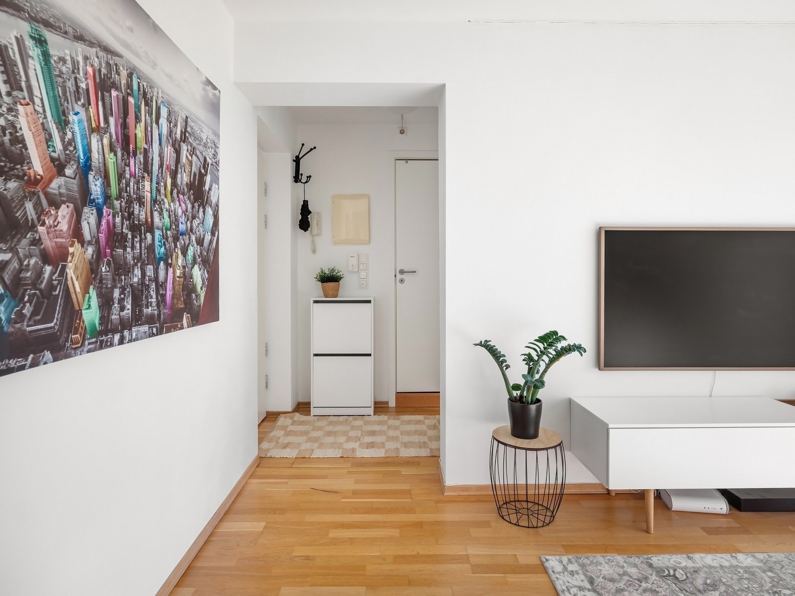 Leiligheten, og bygget for øvrig ble modernisert i 2007, og holder en gjennomgående, god standard. Galleribilde