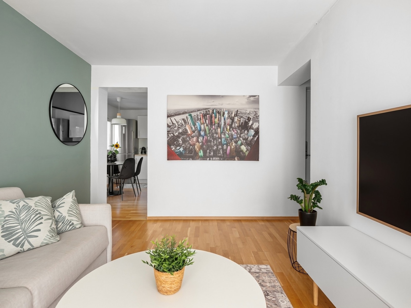 Fra stuen er det adkomst til kjøkkenet. Galleribilde