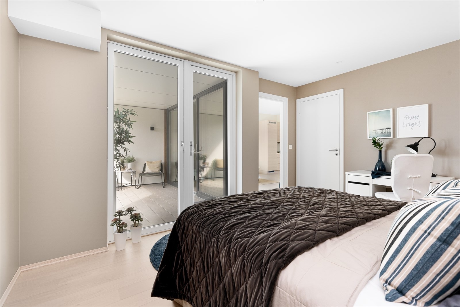 Fra soverommet er det utgang til balkong Galleribilde