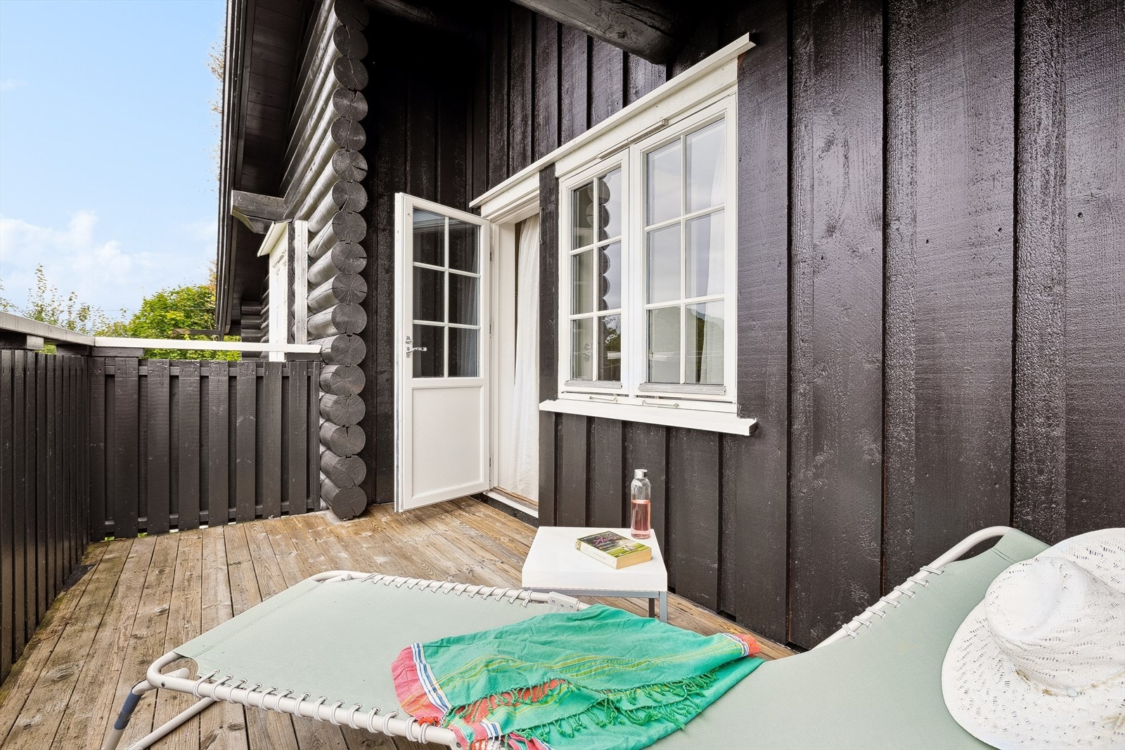 Balkongen ved soverom I i 2. etg. Galleribilde