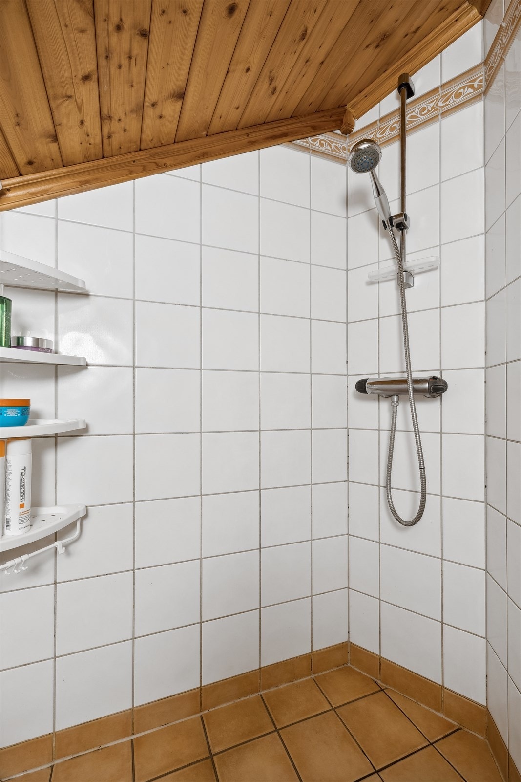 Badet har åpen dusjløsning Galleribilde