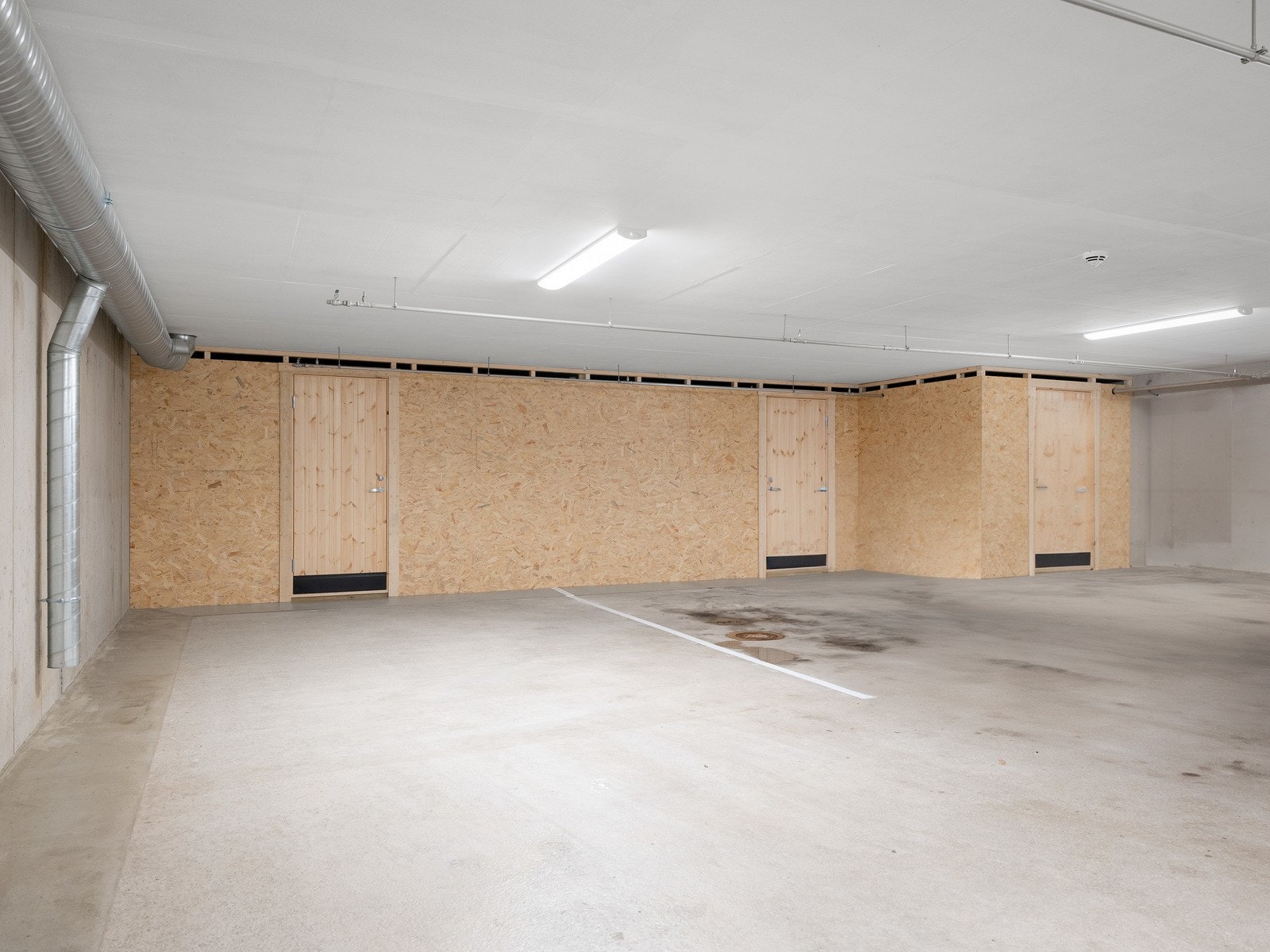 Leiligheten har en fast plass i felles garasjeanlegg. Garasjen er av god størrelse, og det er en bod tilknyttet hver garasjeplass Galleribilde