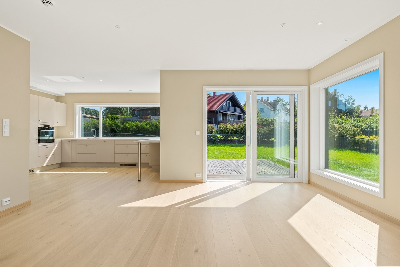 Stue mot hage Galleribilde