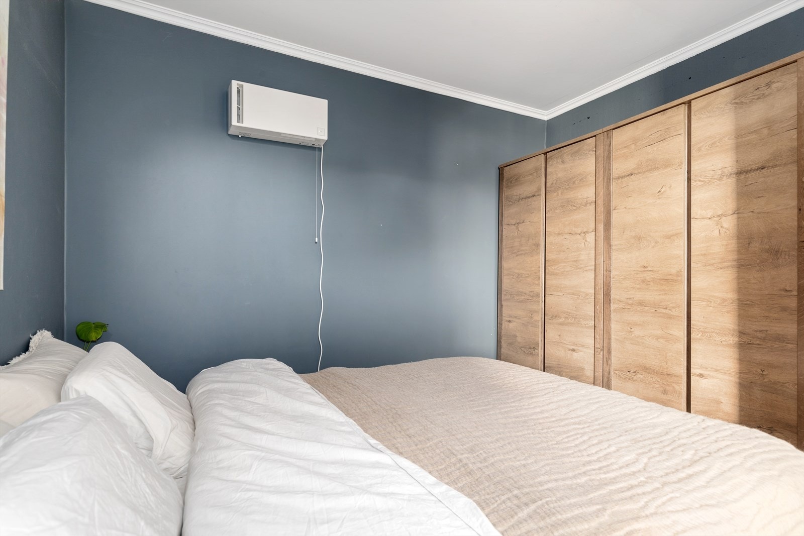 God plass for garderobeløsning - (Garderobeskap følger ikke handelen) Galleribilde